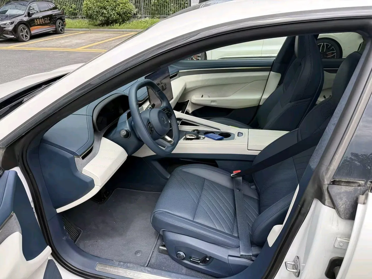 Zeekr 2025 Zeekr 001 YOU version 100kWh four-wheel drive automatic gear 7