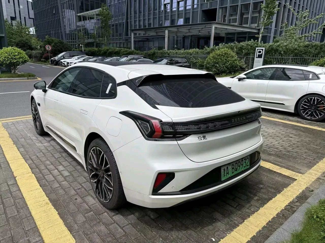 Zeekr 2025 Zeekr 001 YOU version 100kWh four-wheel drive automatic gear 9