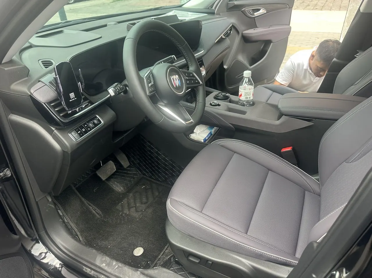 Buick 2026 Angkewei Plus 2.0T 28T Two-Drive Platinum Edition Automatic Gear 2