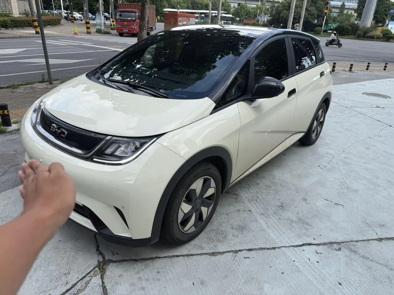 BYD 2024 Dolphin Glory Edition 420km Fashion Edition Automatic Gear - View 1