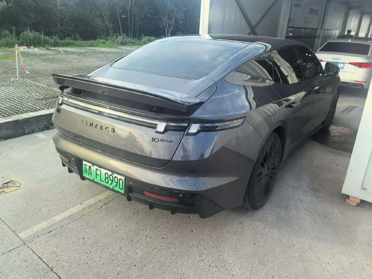 LYNK&amp;CO 2025 LYNK&amp;CO 10 EM-P 1.5T 240 four-wheel drive Ultra automatic gear 2
