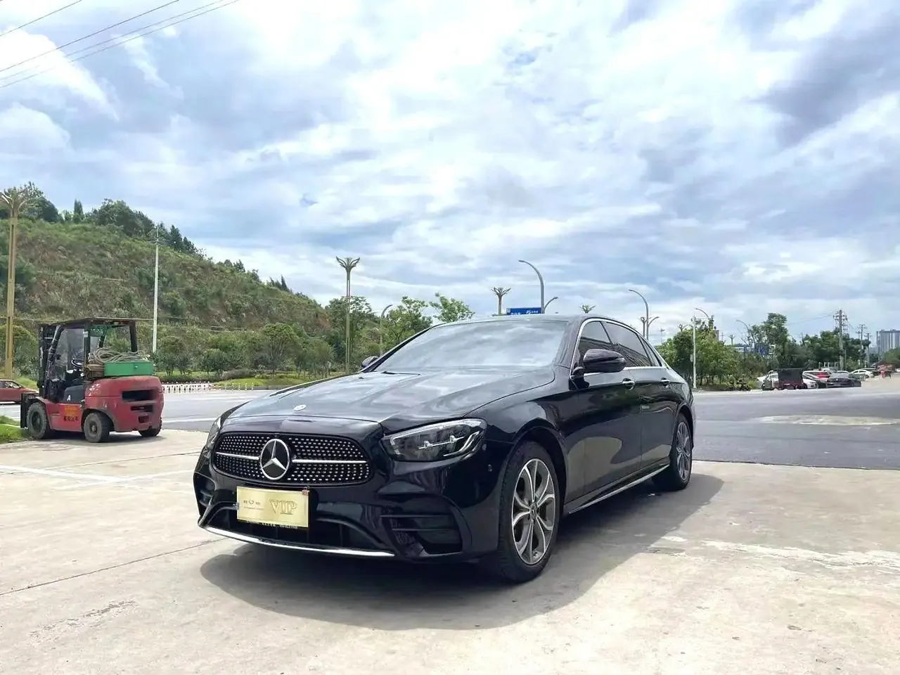 Mercedes Benz E Class 2023 E 300 L 2.0T Sports Luxury Automatic Gear - View 1