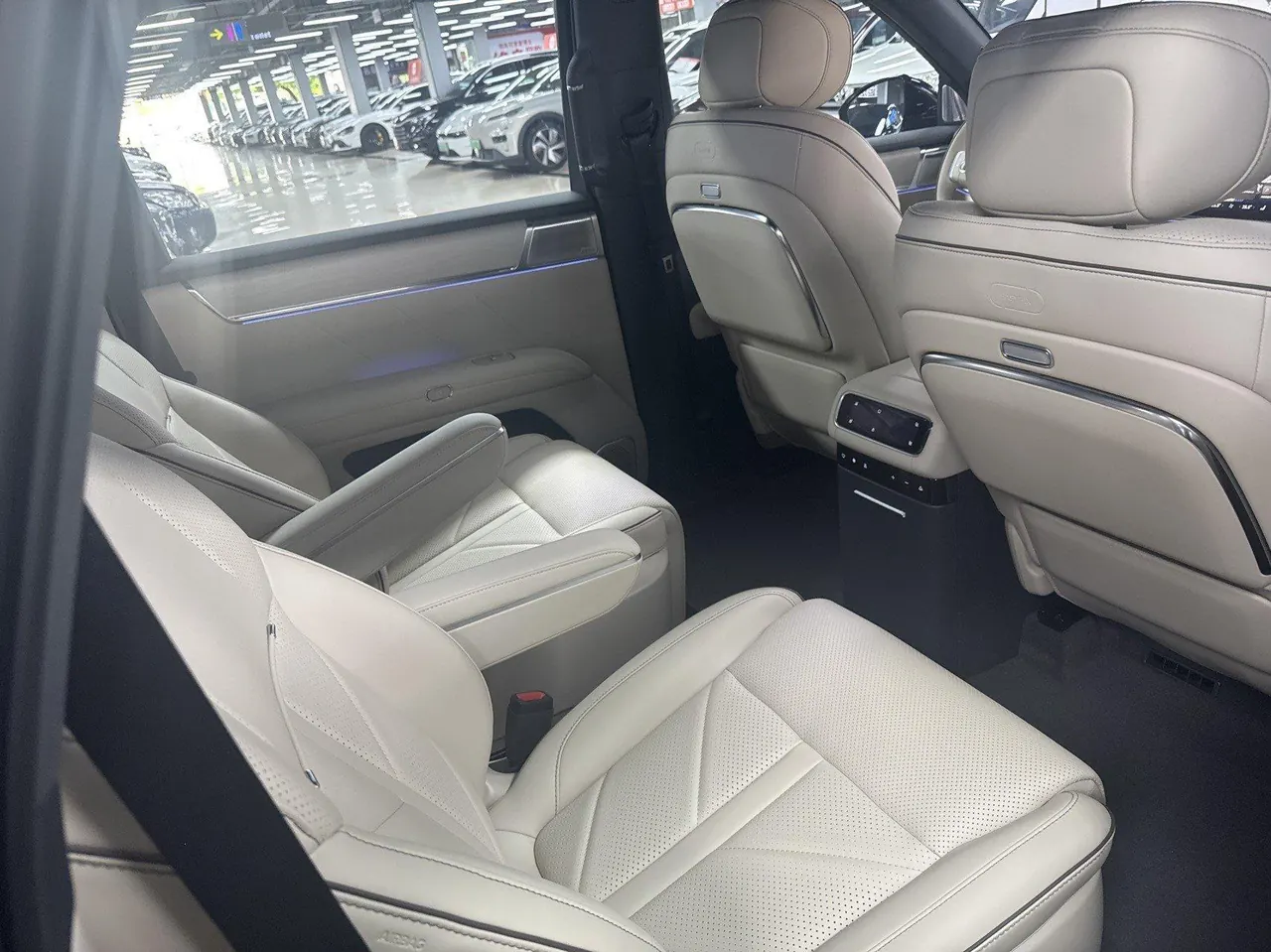 Huajing 2026 Huajing S 1.5T 235km 4-wheel drive dry Kun exclusive edition automatic gear 8
