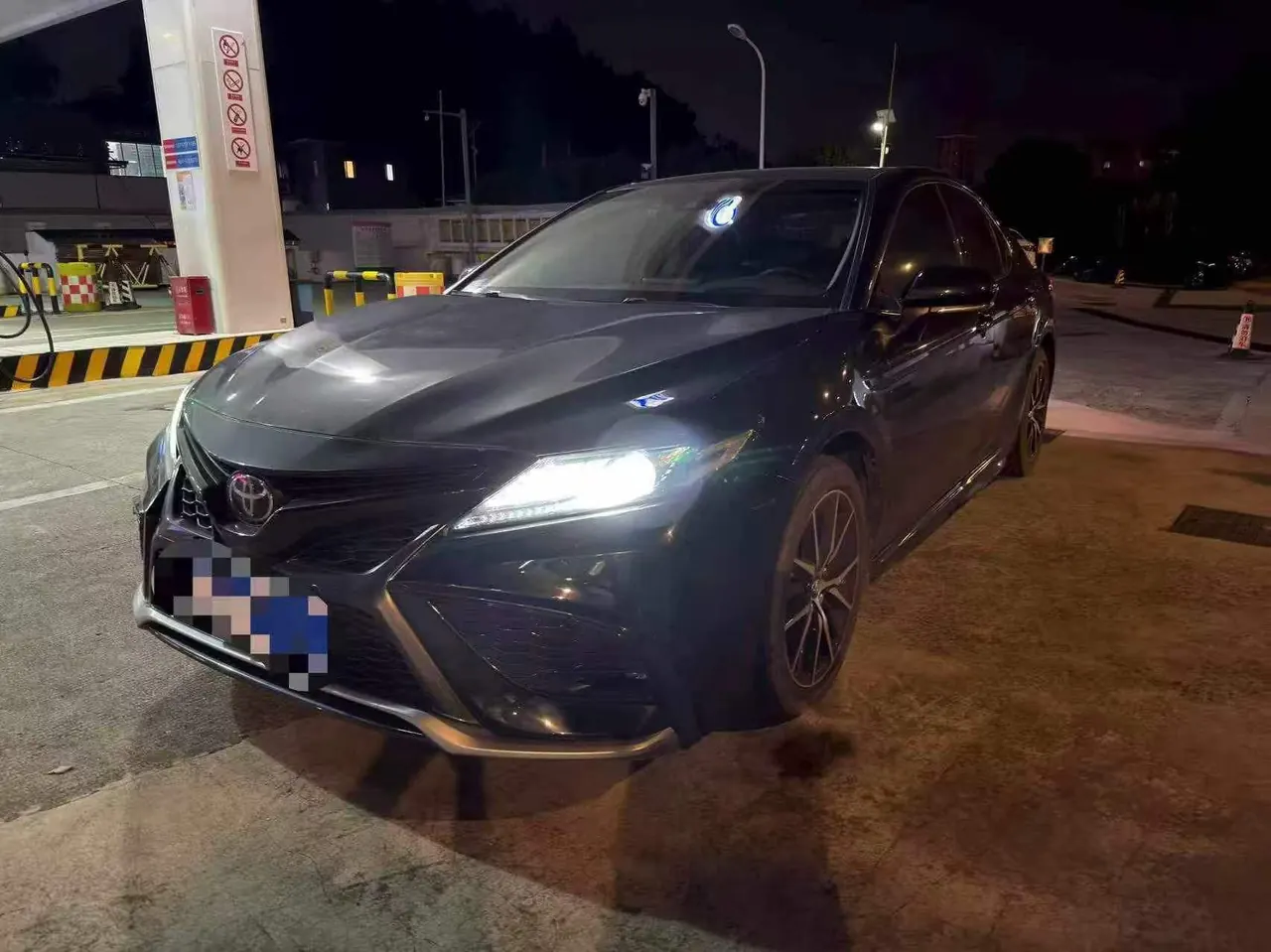 Открыть галерею: Toyota 2022 Camry 2.0S Stepless Knight Edition Automatic Gear