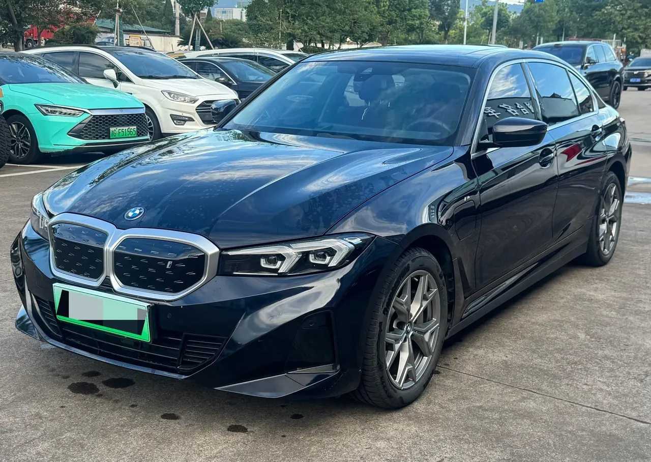 BMW 2024 i3 eDrive 35 L automatic gear - View 1