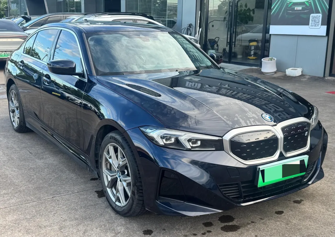 BMW 2024 i3 eDrive 35 L automatic gear 2