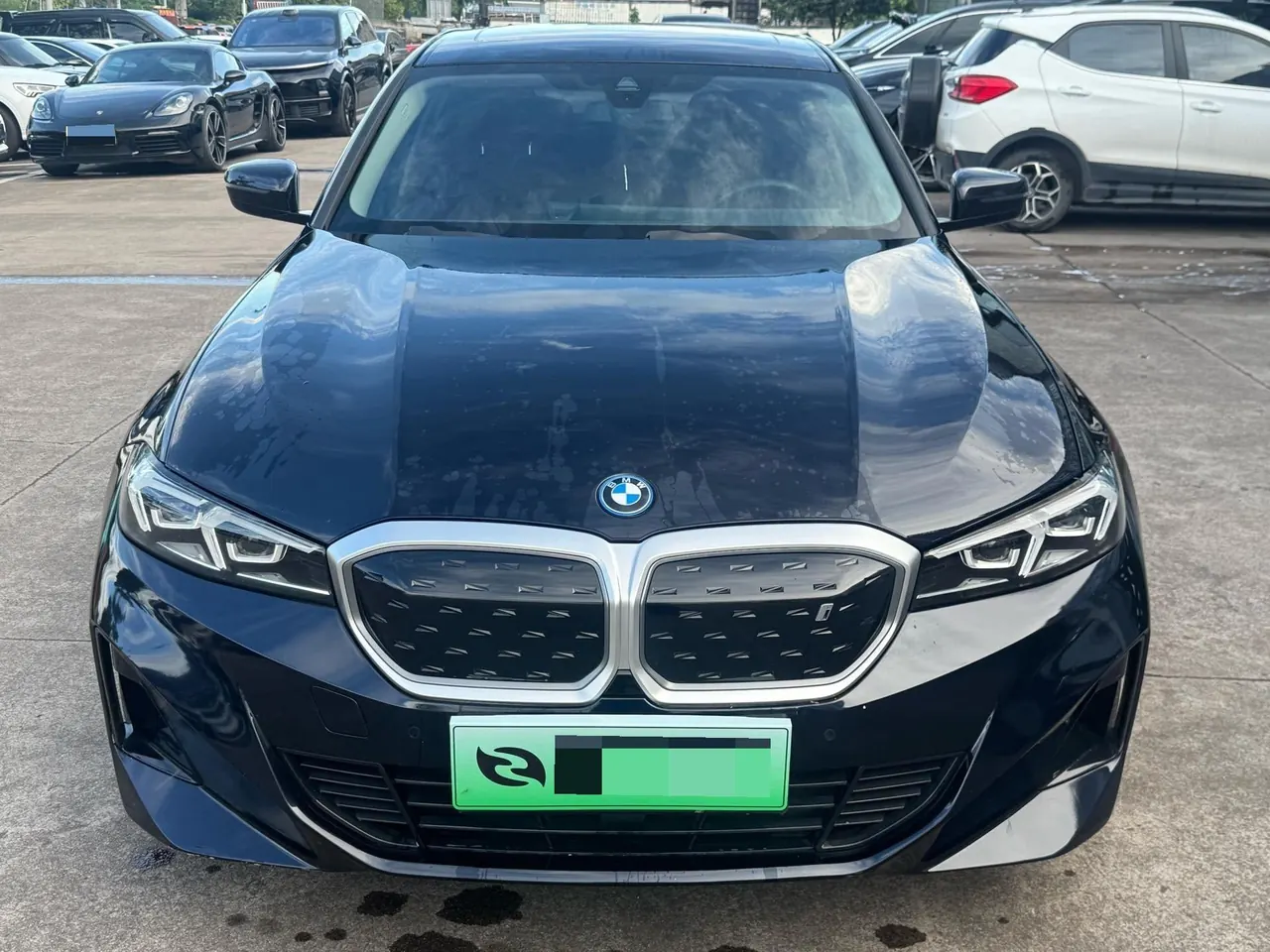 BMW 2024 i3 eDrive 35 L automatic gear 3