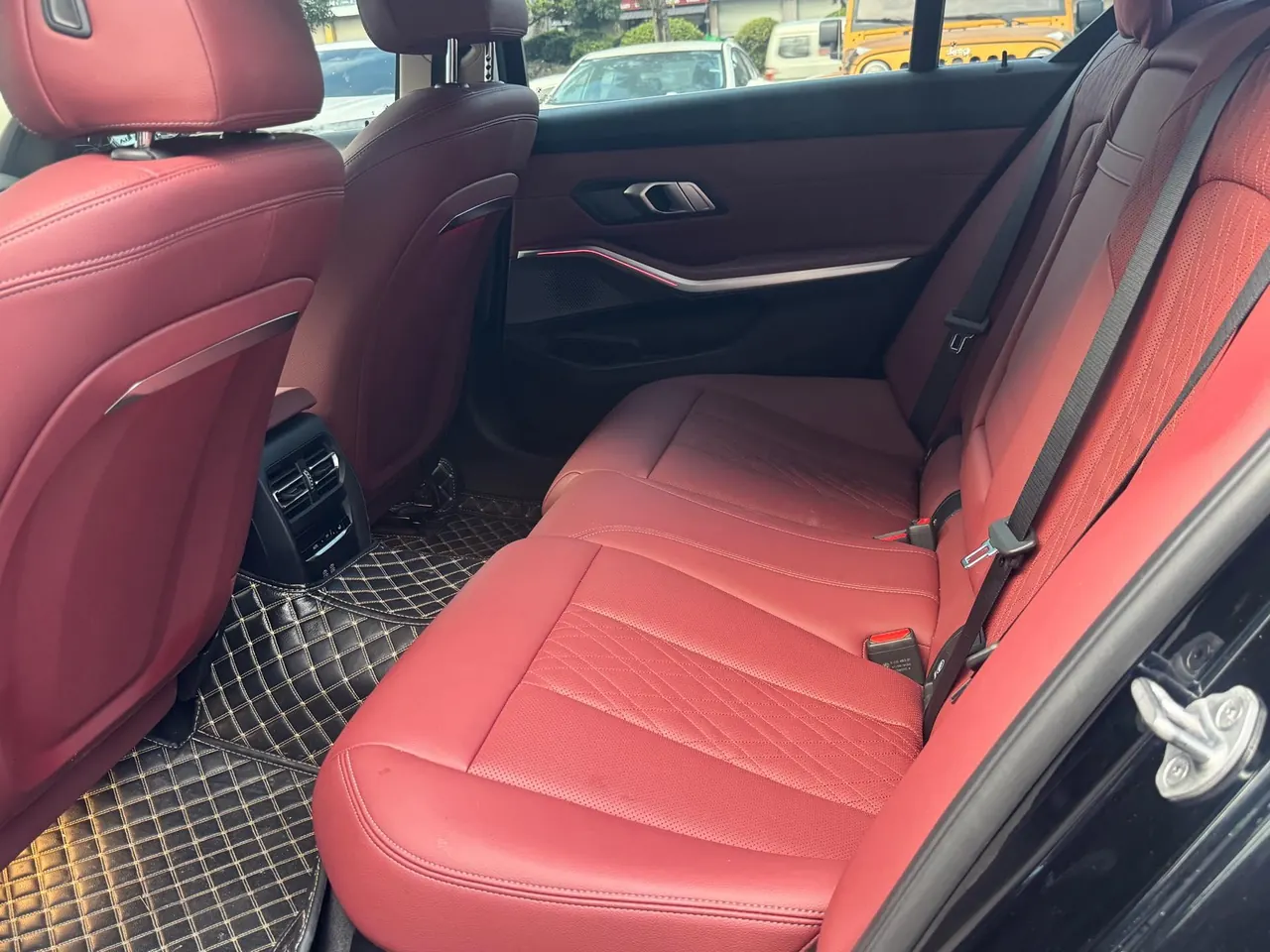 BMW 2024 i3 eDrive 35 L automatic gear 5