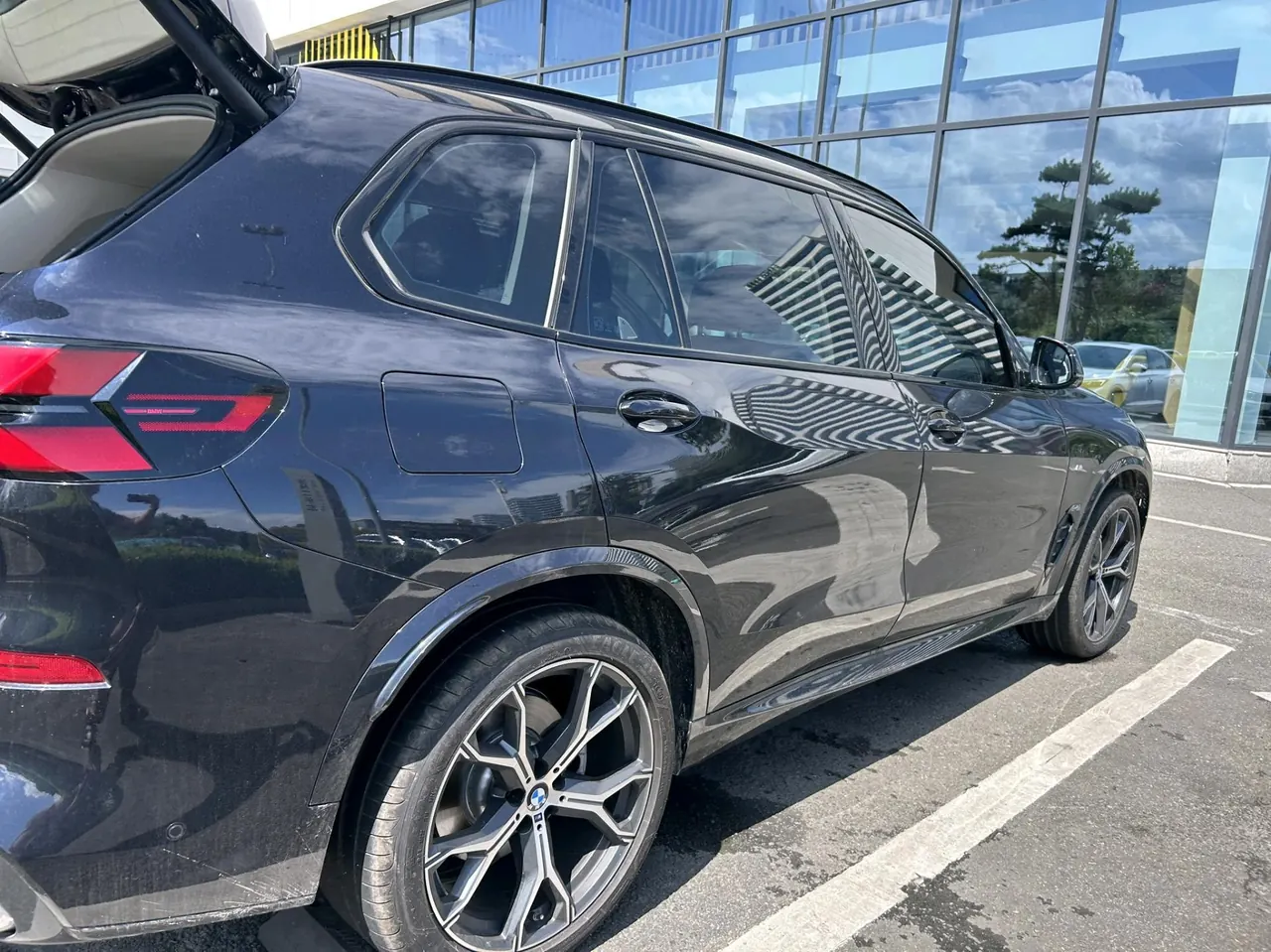 BMW 2026 X5 xDrive30Li 48V 2.0T exclusive m sports obsidian night suit automatic gear 5