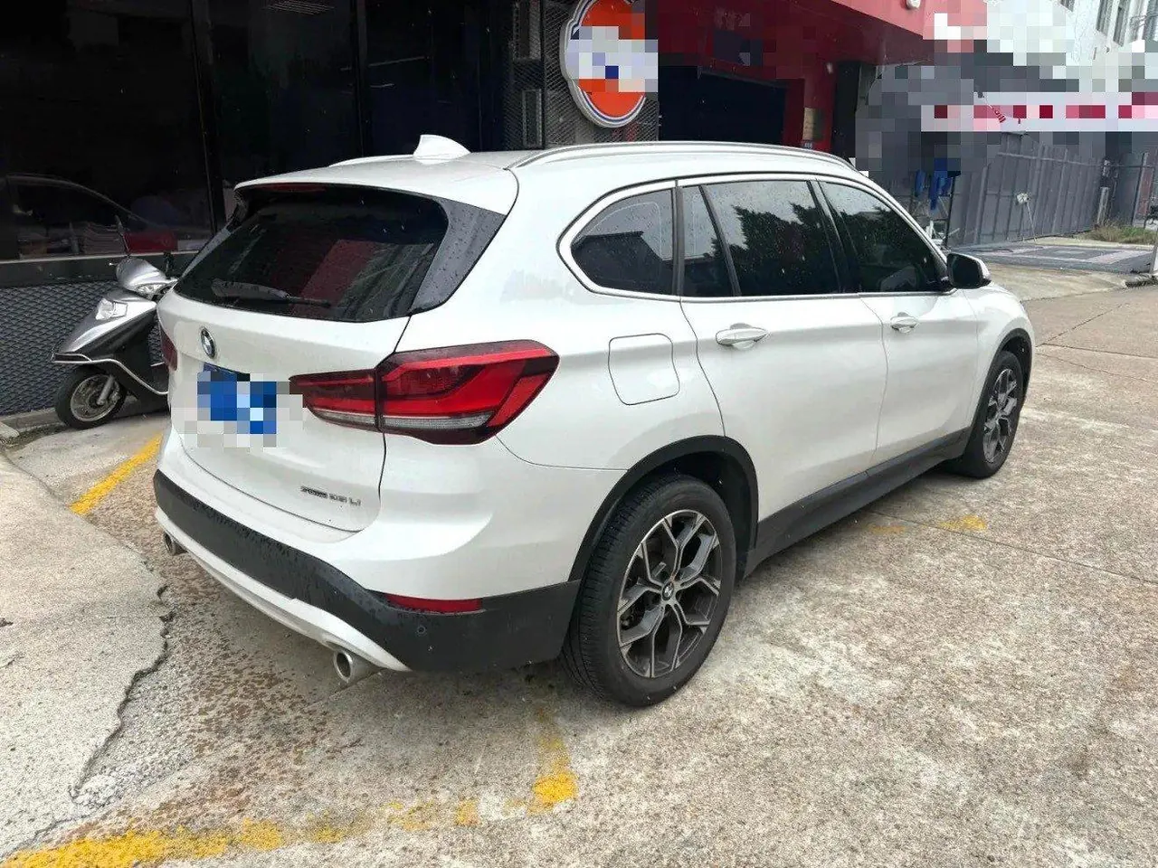 BMW 2022 X1 sDrive25Li 2.0T Leading Automatic Gear 3