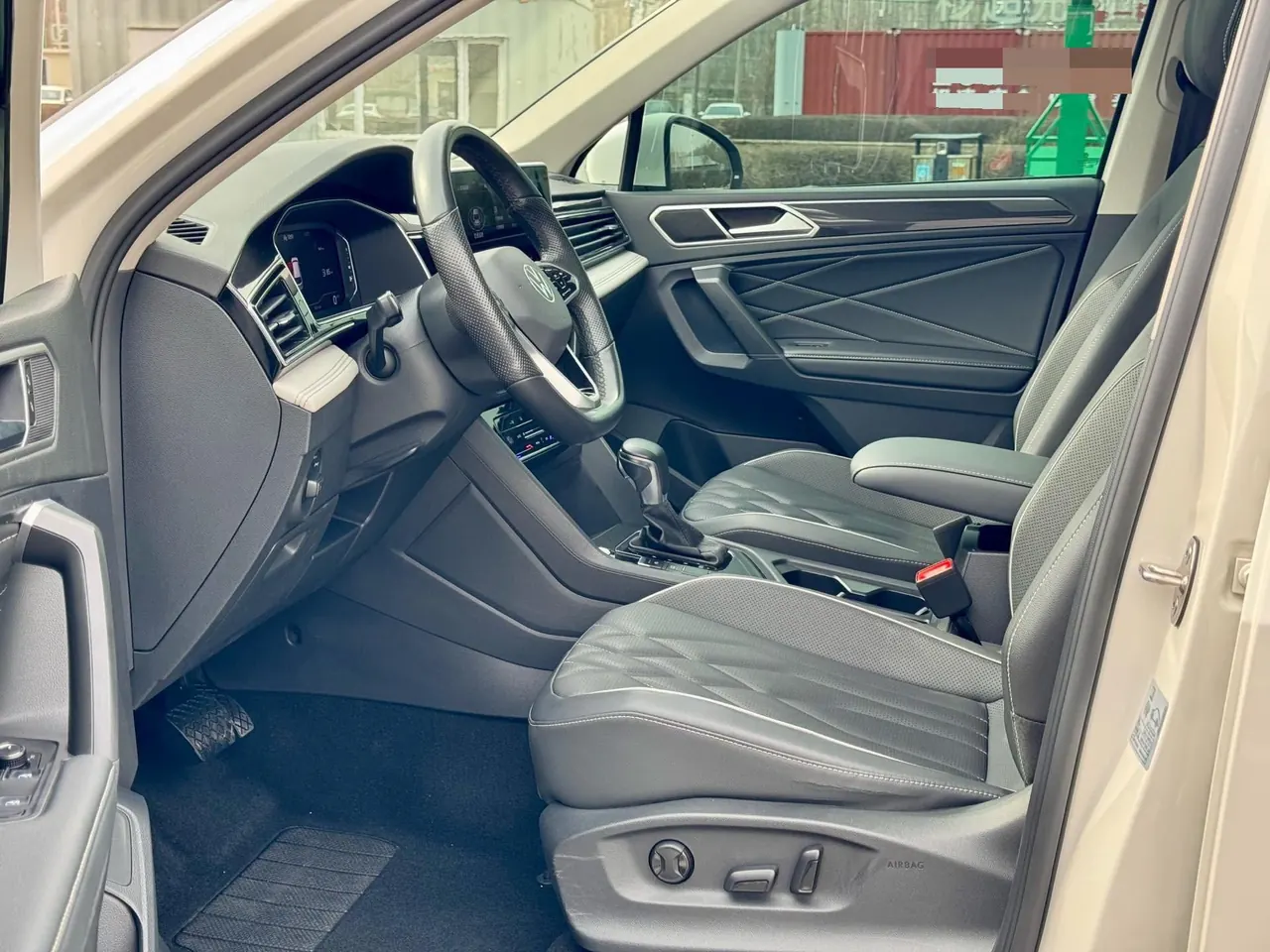 Volkswagen 2022 Tiguan L 2.0TSI 330TSI Two-Drive Smart Edition Automatic Gear 5