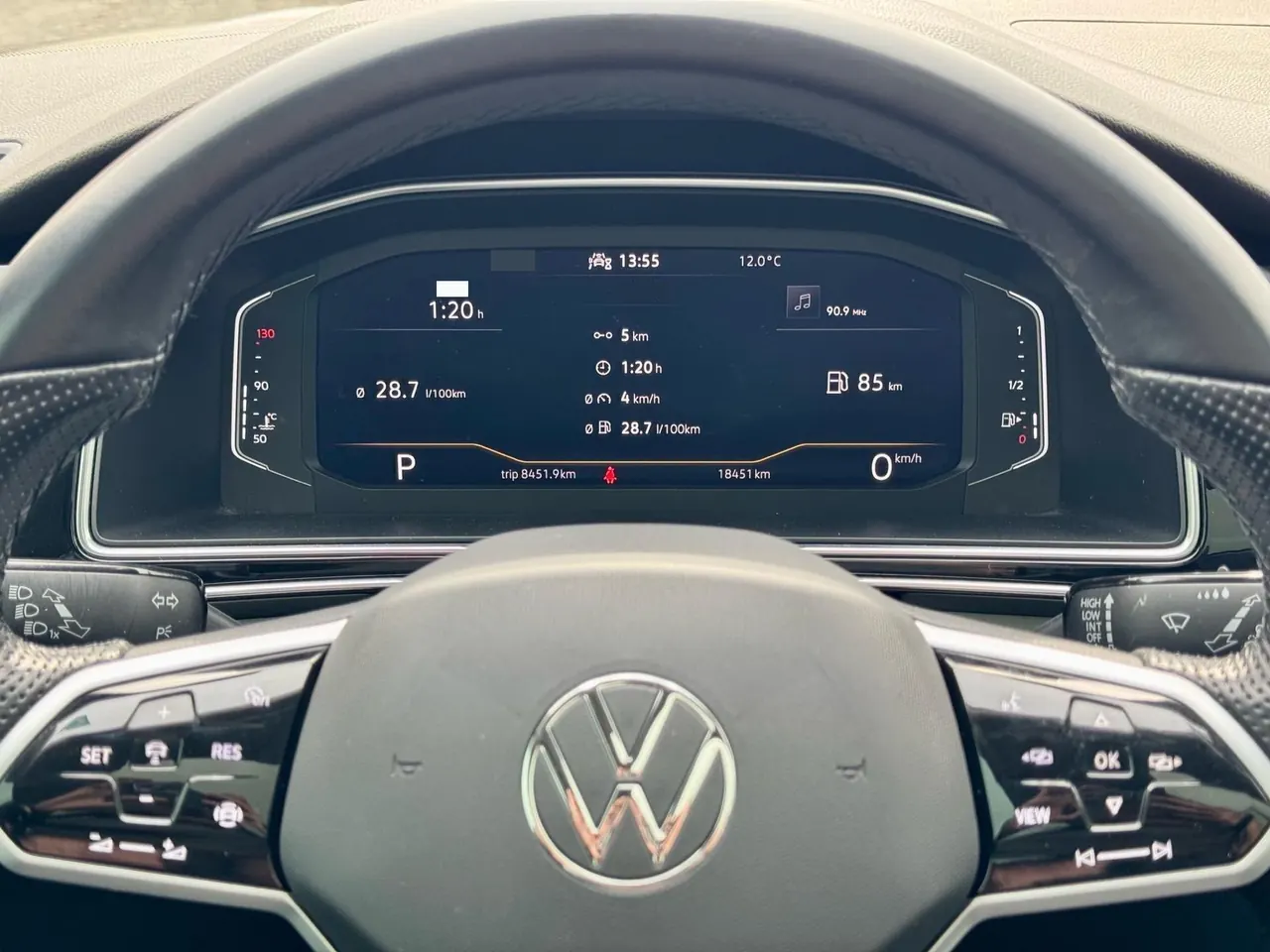 Volkswagen 2022 Tiguan L 2.0TSI 330TSI Two-Drive Smart Edition Automatic Gear 8