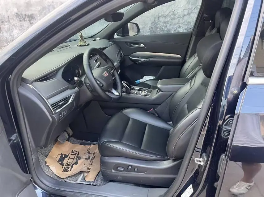 Cadillac 2020 XT4 2.0T 28T Two-Drive Leading Automatic Gear 2
