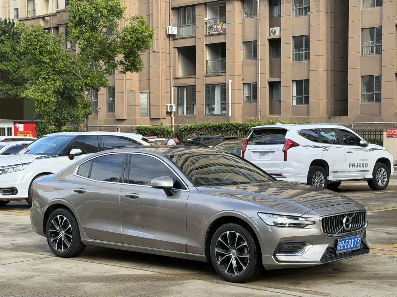 Volvo 2021 S60 2.0T T4 Zhiyi Deluxe Edition Automatic Gear 6