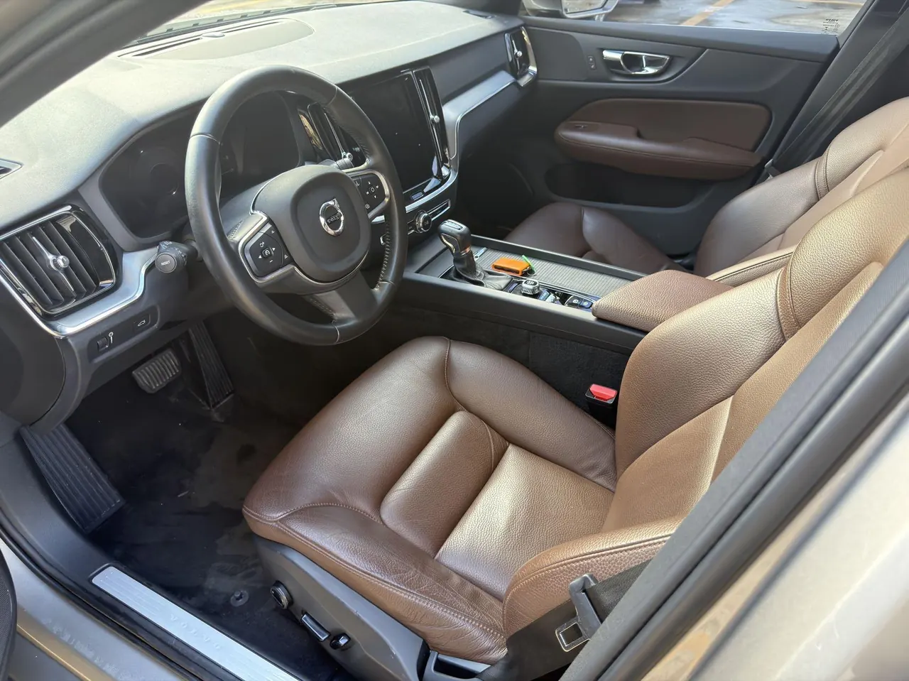 Volvo 2021 S60 2.0T T4 Zhiyi Deluxe Edition Automatic Gear 7