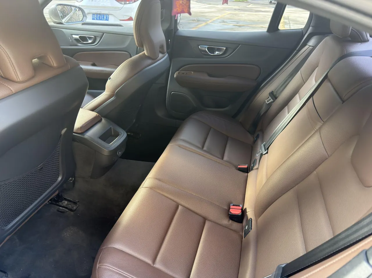 Volvo 2021 S60 2.0T T4 Zhiyi Deluxe Edition Automatic Gear 8