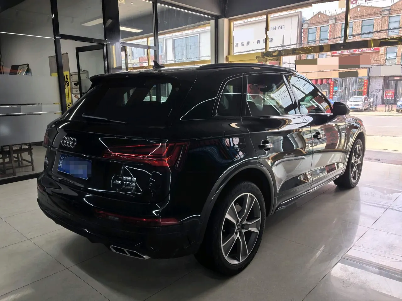 Audi 2022 Q5L 2.0TFSI 45TFSI luxury dynamic automatic transmission 4