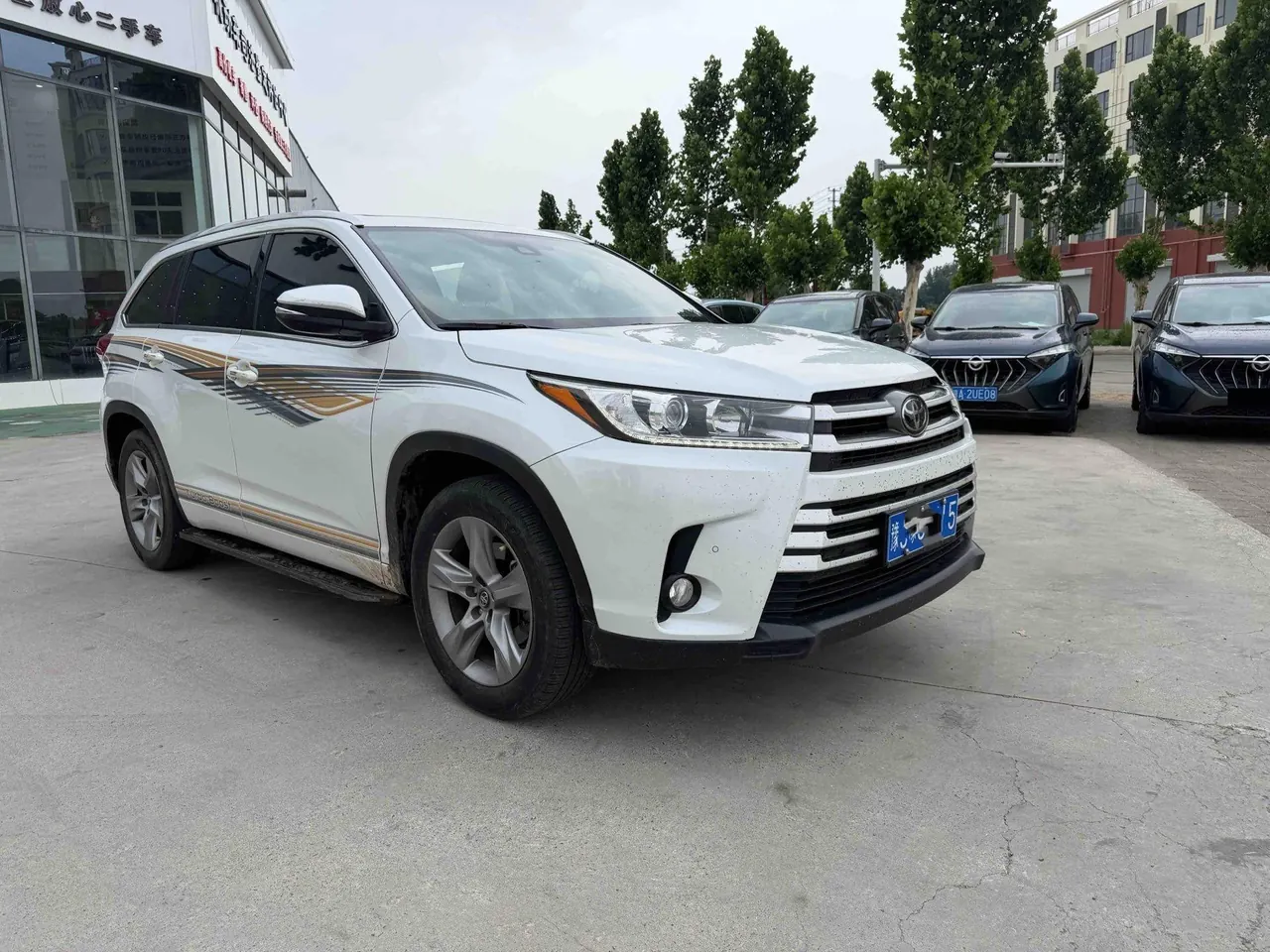 Toyota 2021 Highlander 2.0T 4-wheel drive deluxe 7-seat automatic gear 3