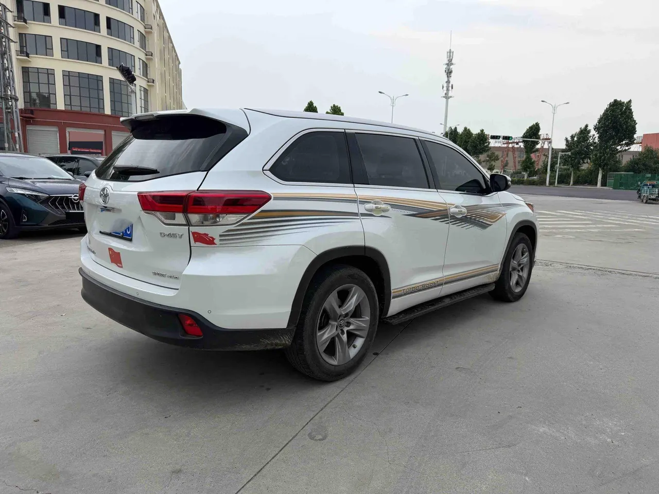 Toyota 2021 Highlander 2.0T 4-wheel drive deluxe 7-seat automatic gear 4