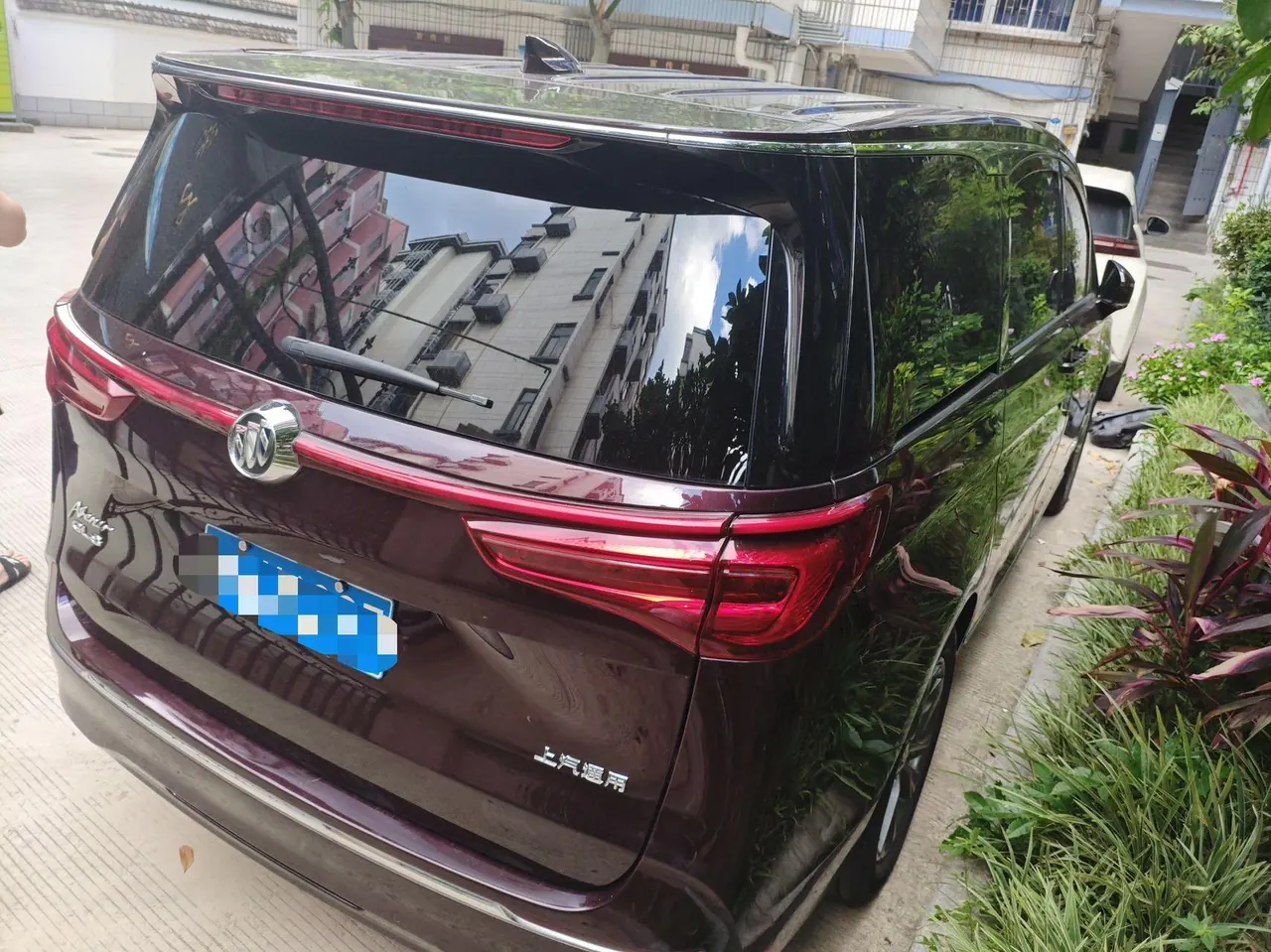 Buick 2021 GL8 Avenir 2.0T Six-seat Sage Edition Automatic Gear 2