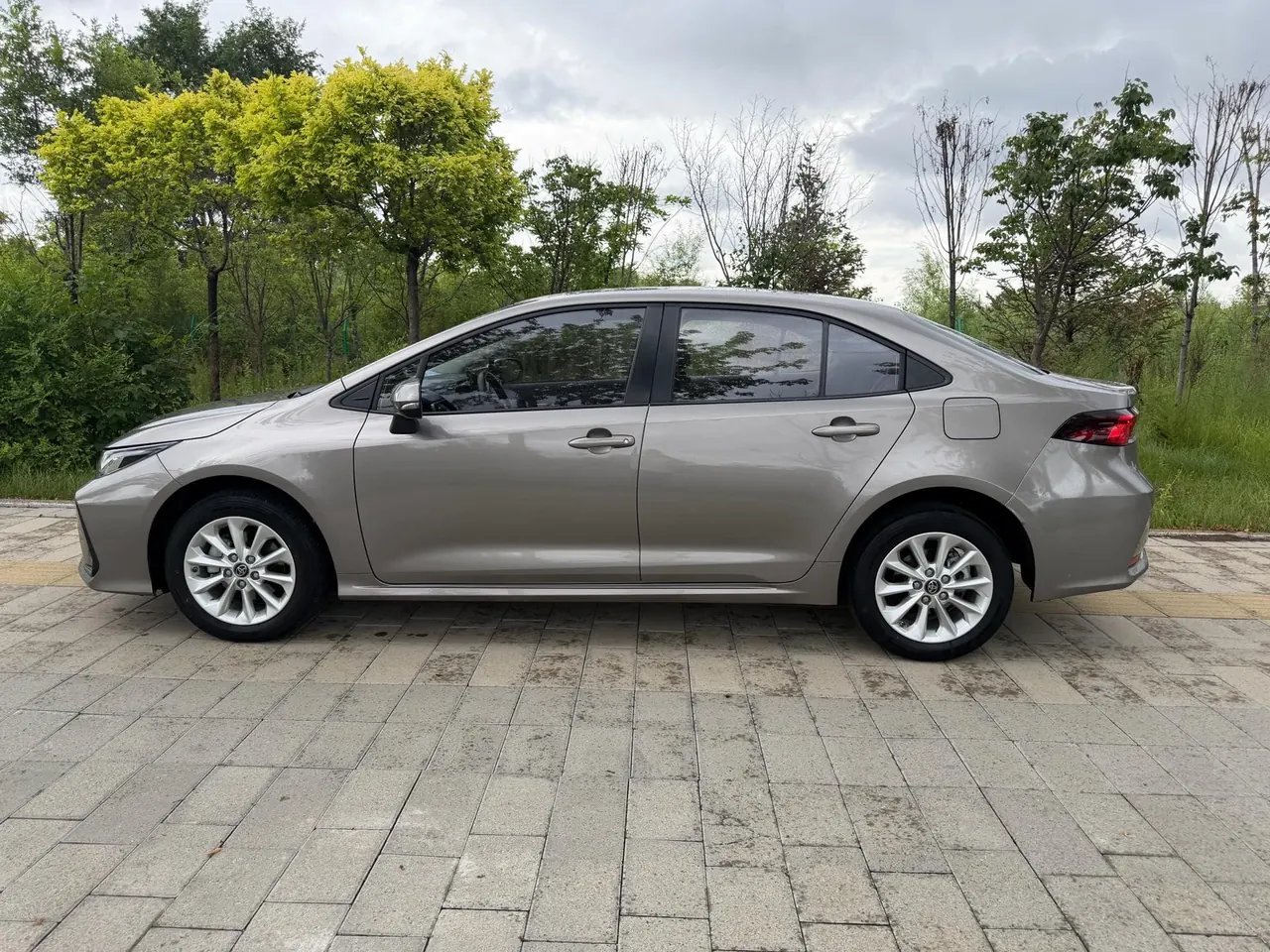 Toyota 2021 corolla 1.2T stepless elite PLUS version of automatic gear 4