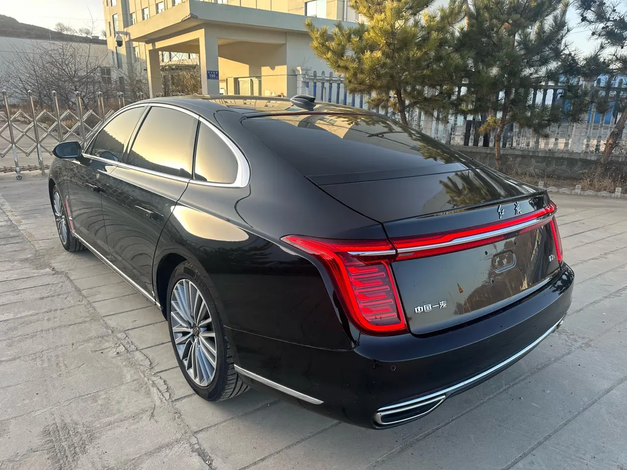 HongQi 2020 H9 48V 2.0T Zhilian Flag Edition Automatic Gear 4