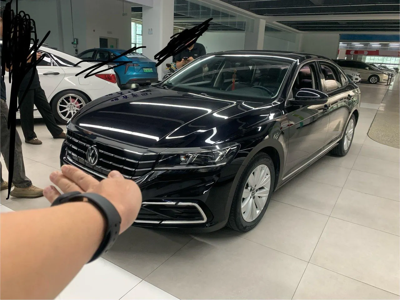 Volkswagen 2021 Passat 2.0TSI 330TSI Deluxe Edition Automatic - View 1