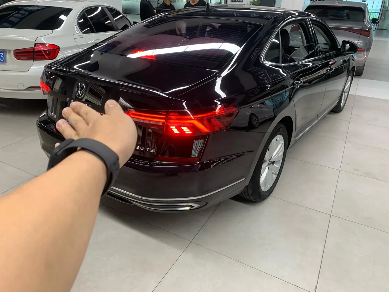 Volkswagen 2021 Passat 2.0TSI 330TSI Deluxe Edition Automatic 5