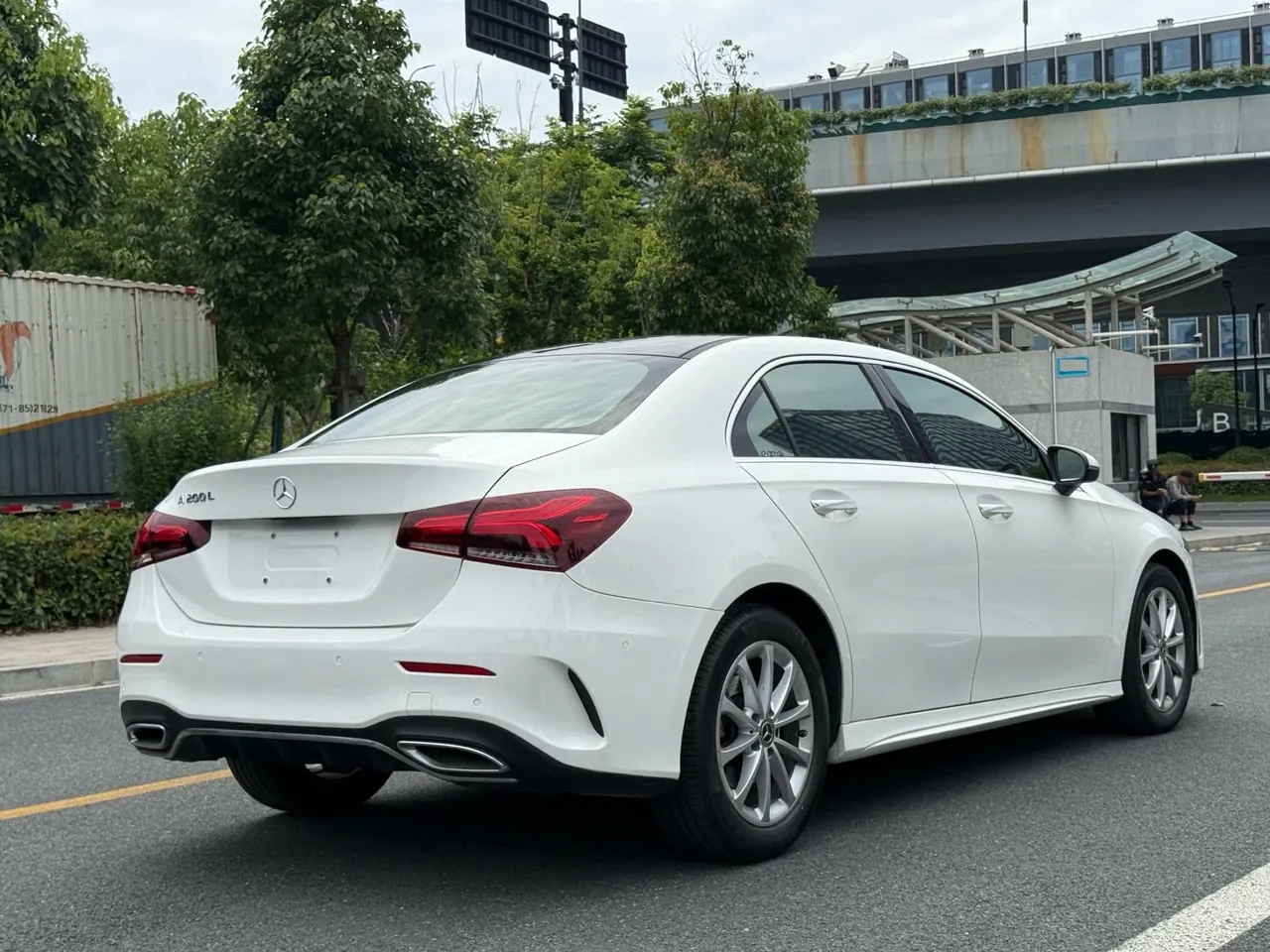 Mercedes Benz Class A 2020 A 200 L 1.3T Sports Automatic 3