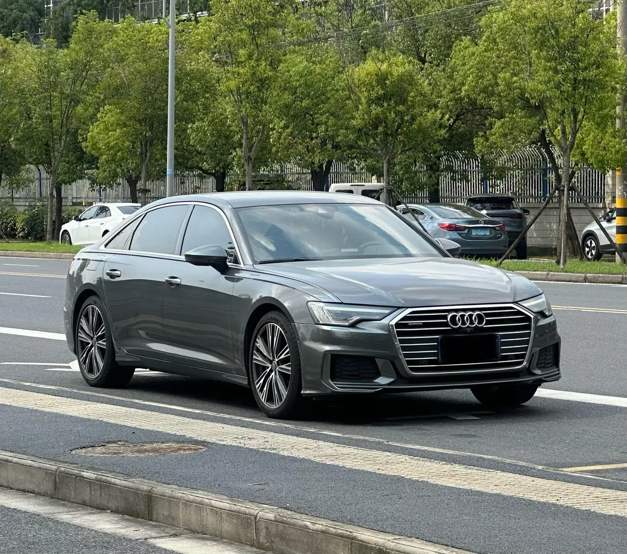 Audi 2020 A6L 2.0TFSI 45TFSI Quattro Selected Dynamic Automatic 3