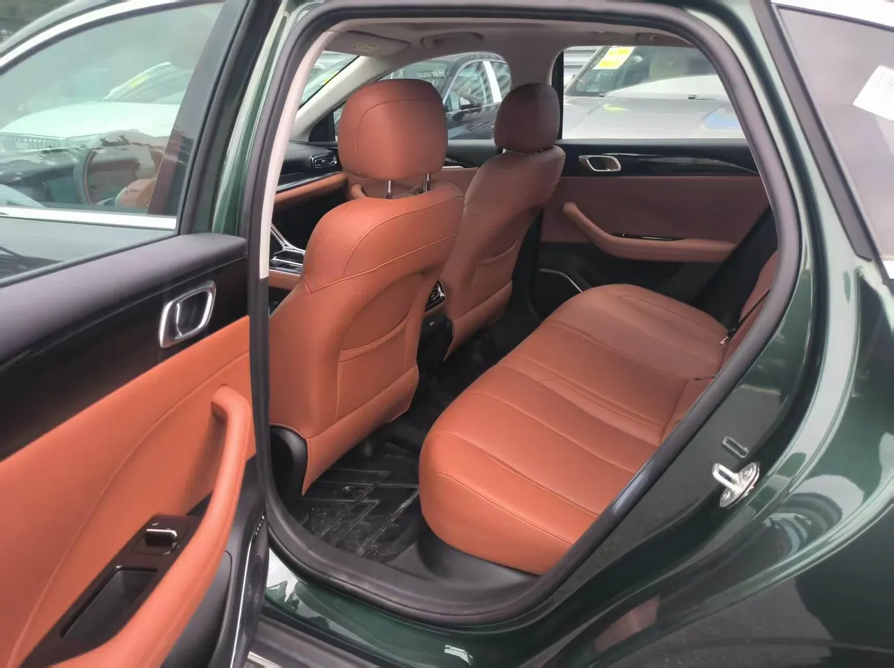 Geely 2026 Emgrand – Sedan 1.5T Flagship Automatic 3