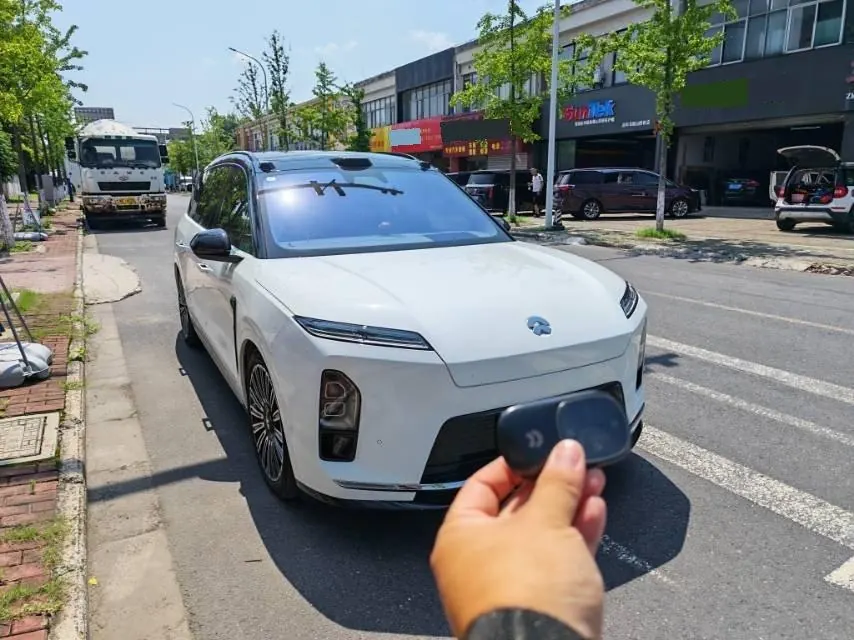 NIO 2026 ES8 6-seat executive deluxe automatic gear 3