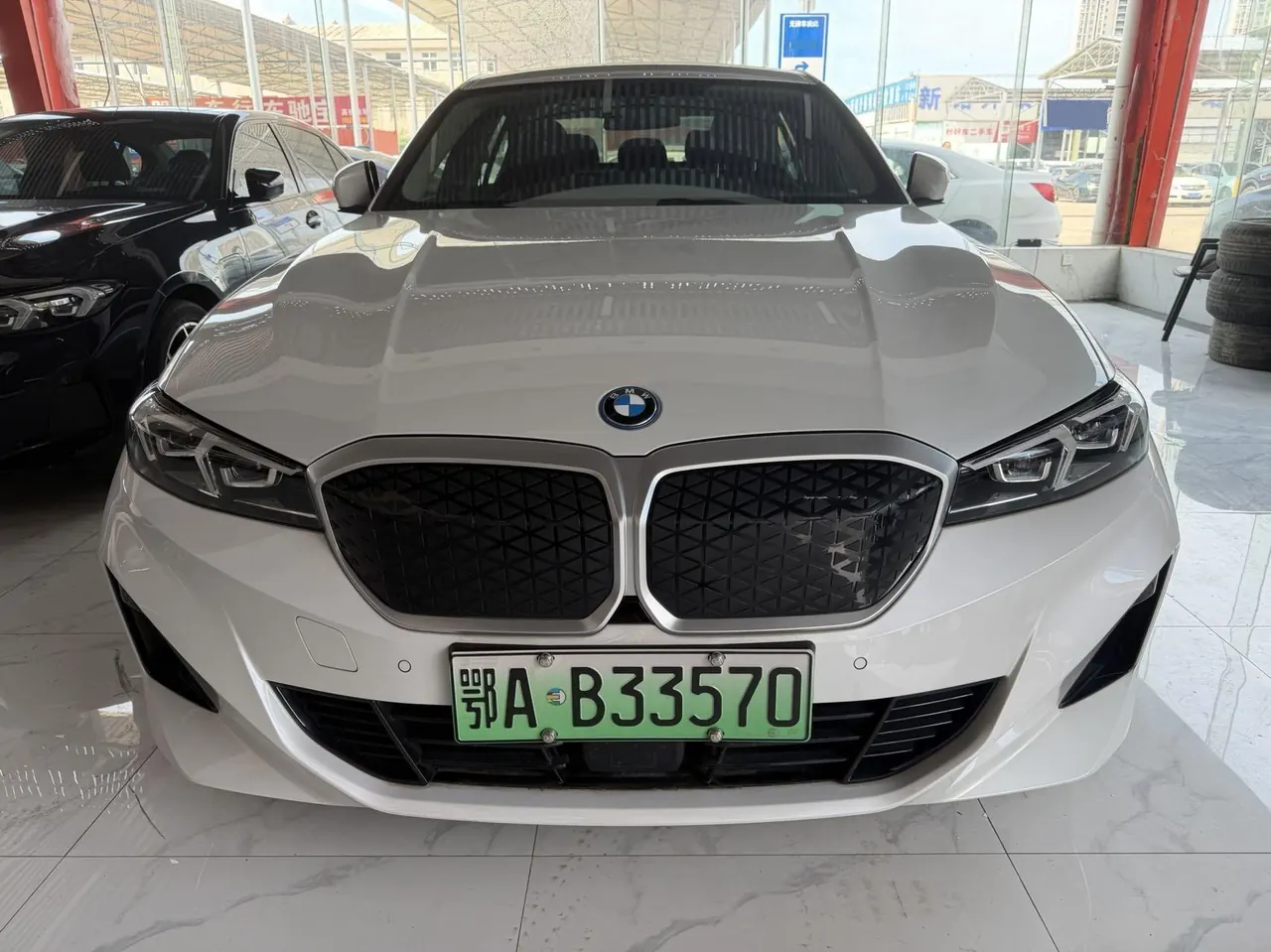 BMW 2025 i3 eDrive 35 L automatic gear 2