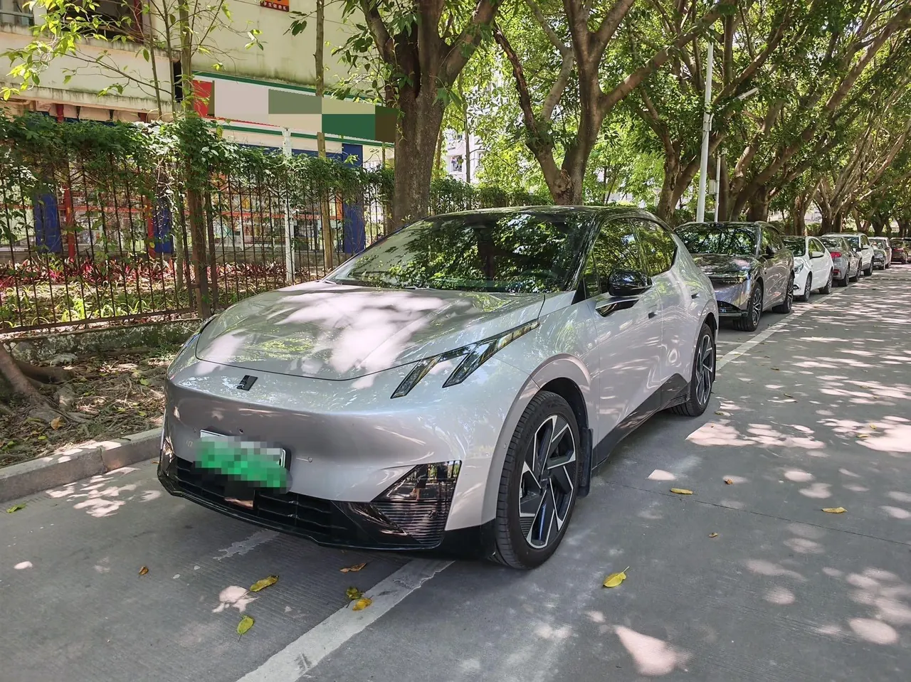 Open image lightbox: LYNK&CO 2026 LYNK&CO Z 20 530km Rear Drive Max Obsidian Red Edition Automatic Gear