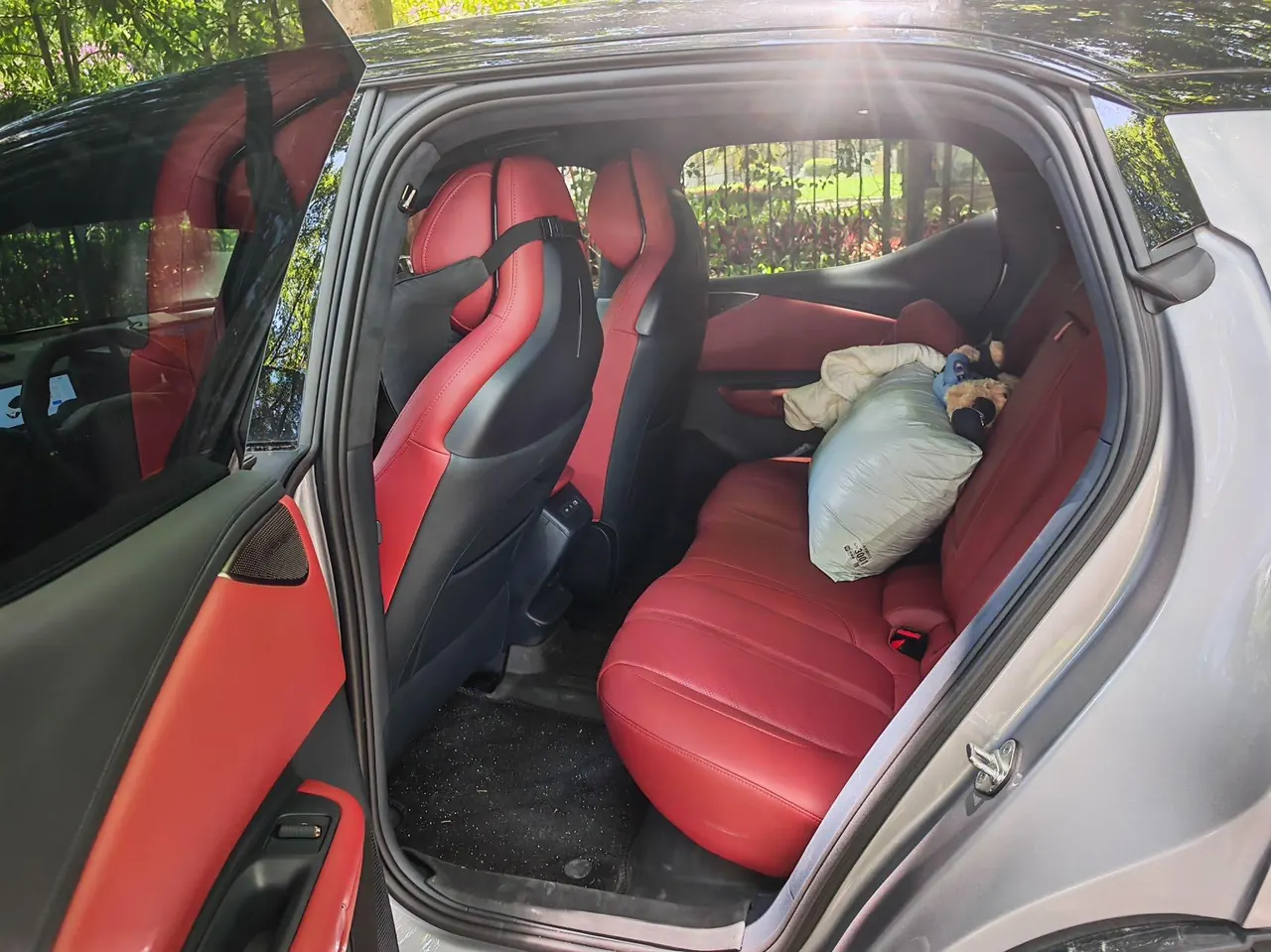LYNK&amp;CO 2026 LYNK&amp;CO Z 20 530km Rear Drive Max Obsidian Red Edition Automatic Gear 6