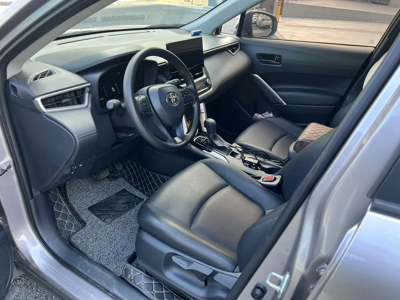 Toyota 2024 Corolla Ruiyuan Dual Engine 2.0 Stepless Intelligent Electric Hybrid Pioneer Edition Automatic Gear 9