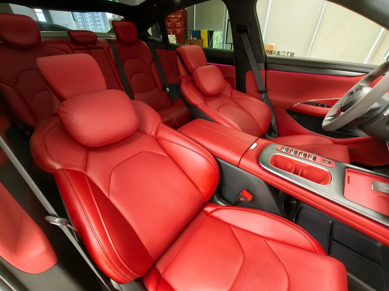 MI 2024 SU 7 750km Four-wheel Drive Max Founding Edition Automatic Gear 10