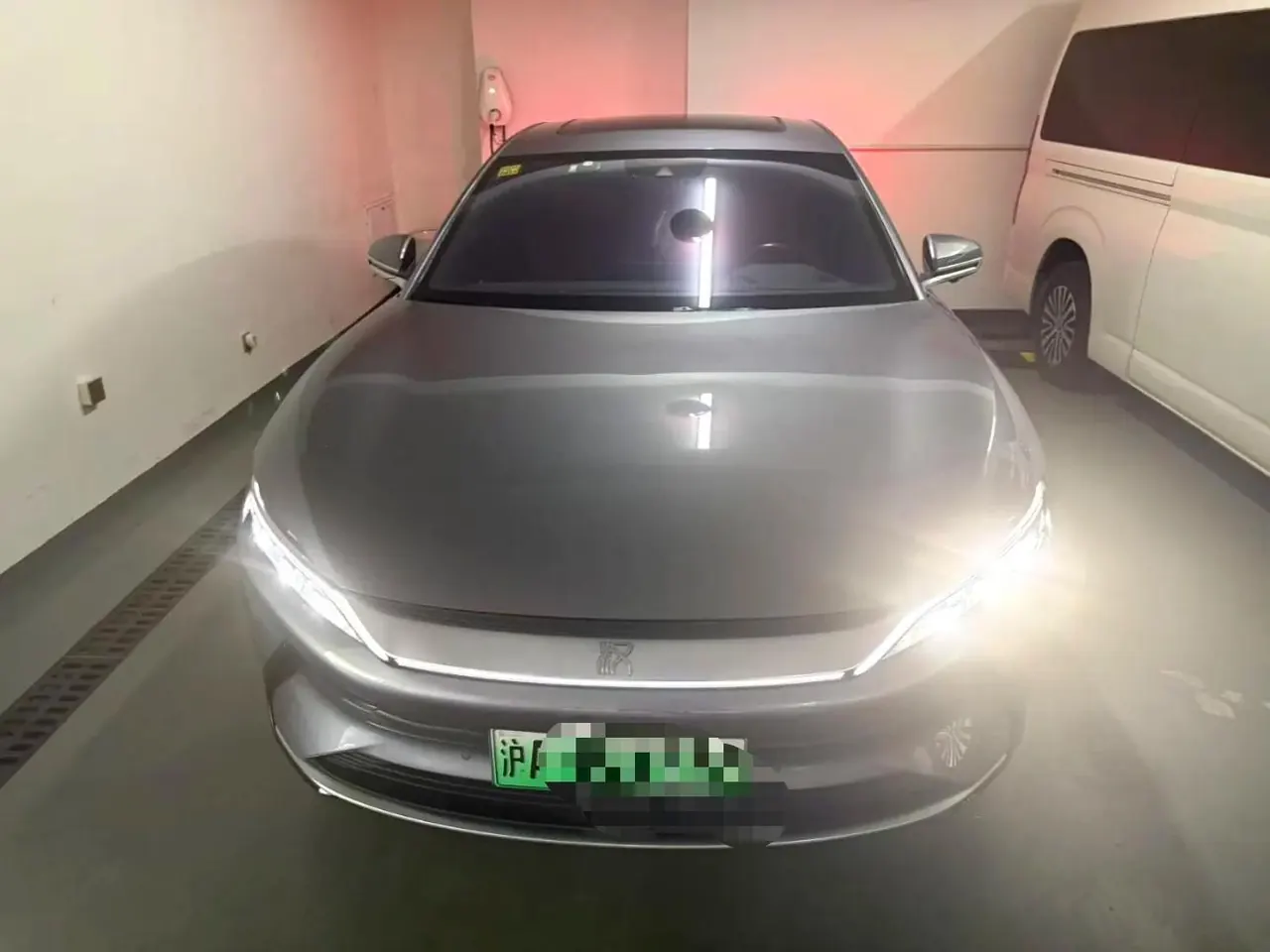 BYD 2020 Han four-wheel drive high-performance flagship automatic gear 2