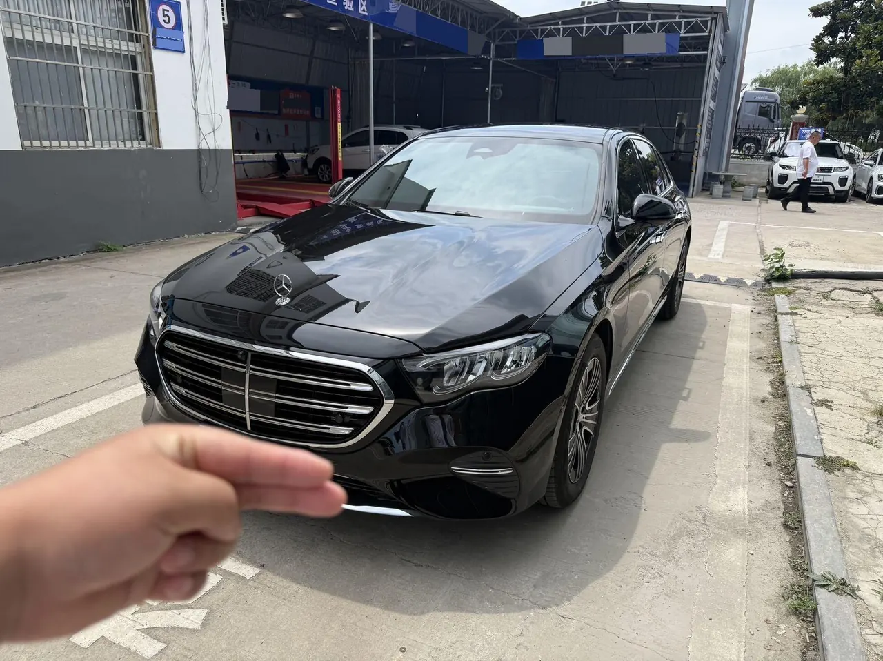 Mercedes Benz E Class 2026 E 260 L 48V 2.0T Classic Edition (Modified) Automatic Gear - View 1