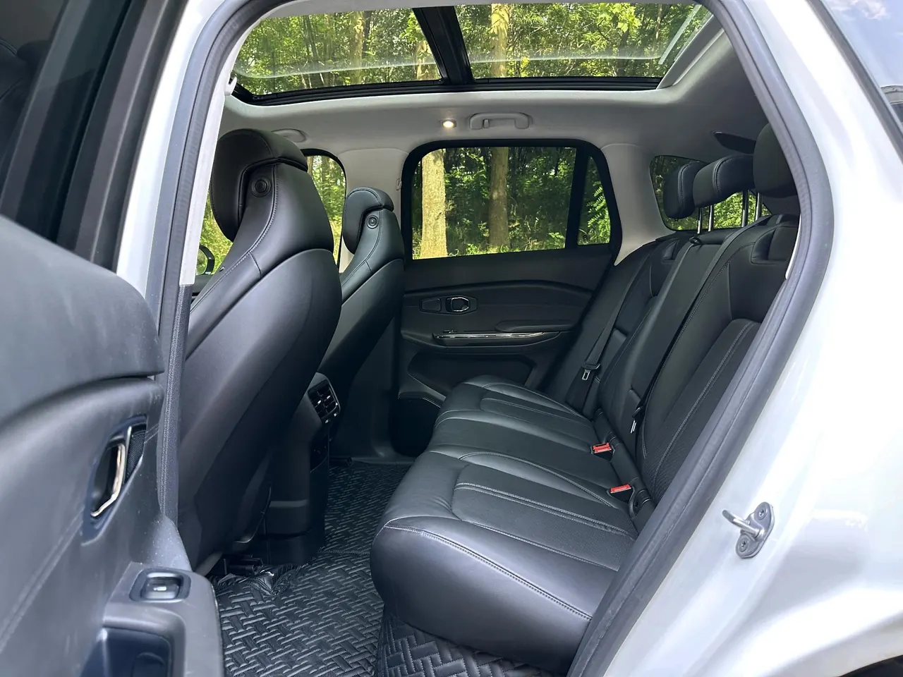 NIO 2020 ES 6 420KM Sports Edition Automatic Gear 3
