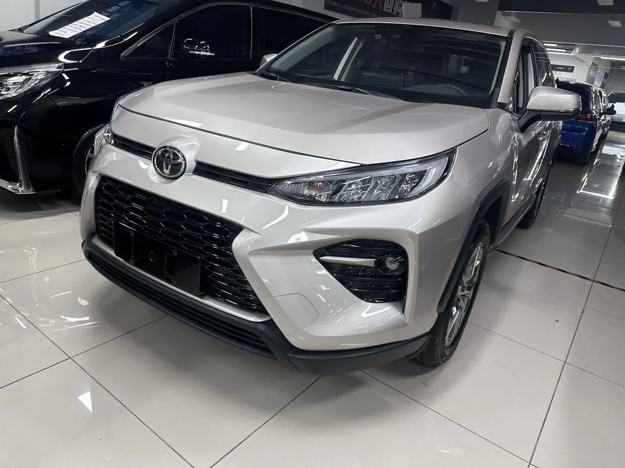 Toyota 2020 Wilanda 2.0 Stepless Four-wheel Drive Deluxe Edition Automatic Transmission - View 1