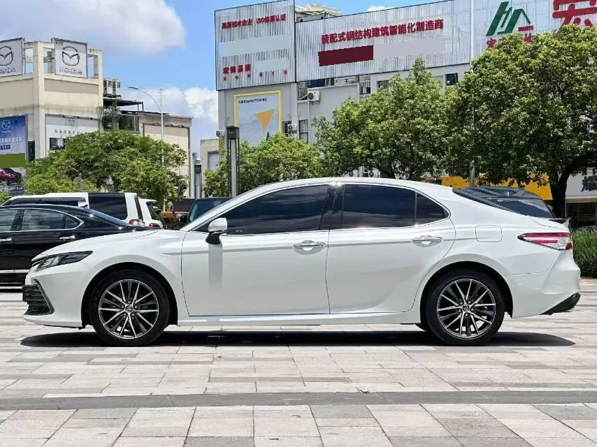 Toyota 2021 Camry 2.5G Deluxe Edition Automatic Gear 5