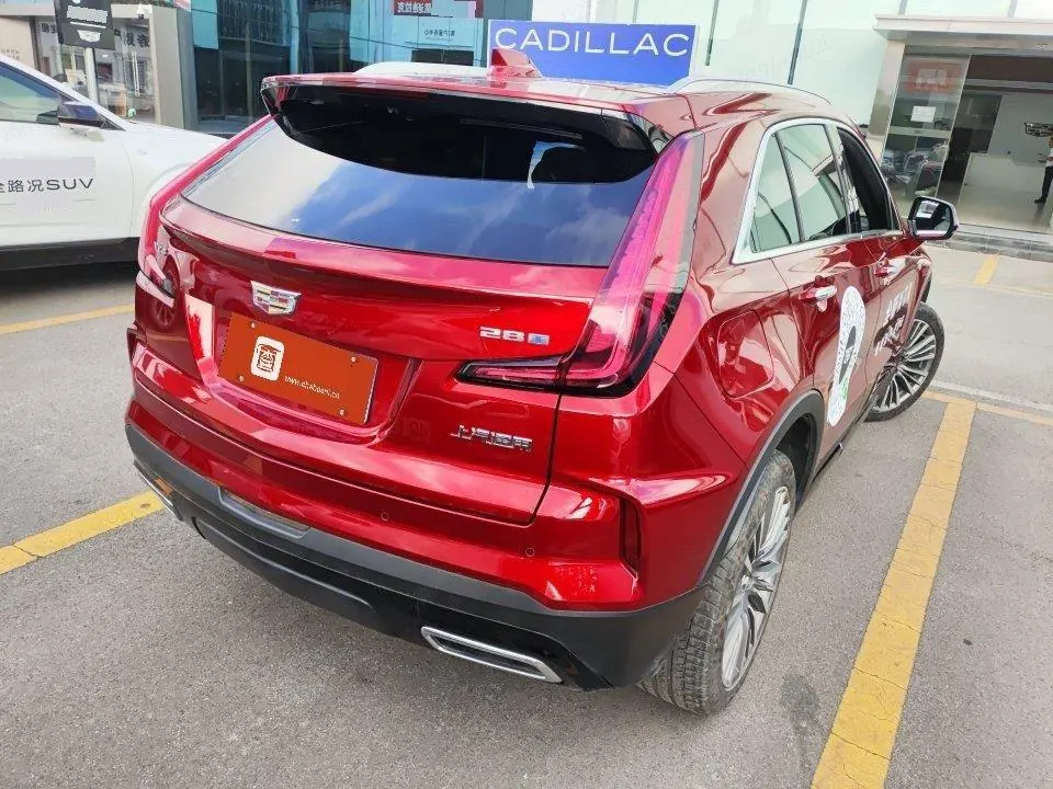 Cadillac 2024 XT4 48V 2.0T 28T two-wheel drive distinguished automatic gear 4