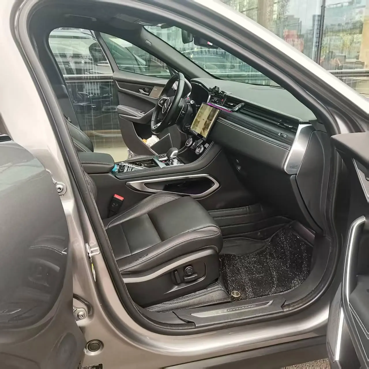 Jaguar F-PACE (Imported) 2023 F-PACE 2.0T P250 R-Dynamic BLACK Automatic Gear 6