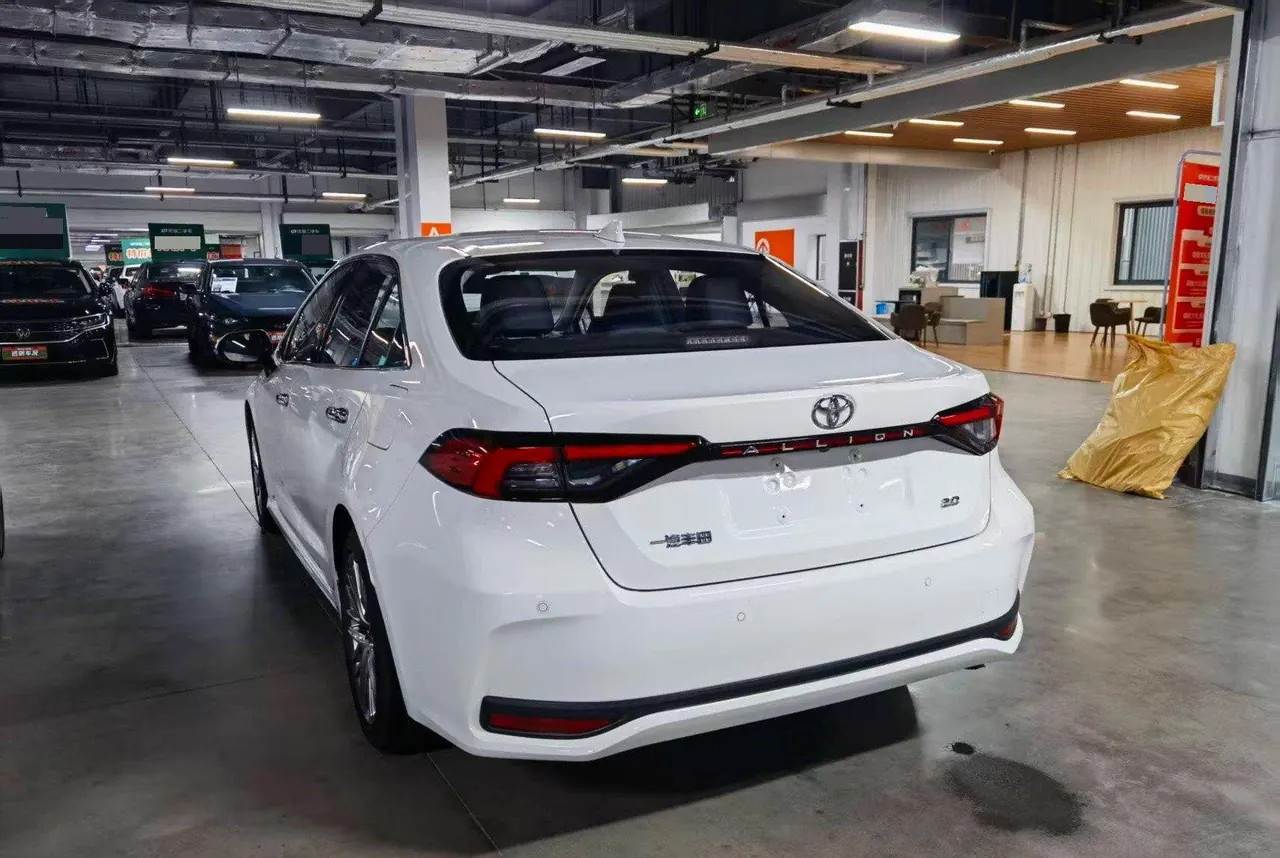 Toyota 2021 Asian Lion 2.0 Stepless Premium Edition Automatic Gear 3