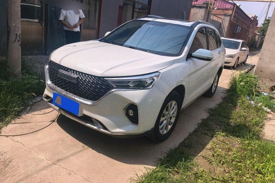 Открыть галерею: Haval 2021 M6 PLUS 1.5T Luxury Smart Joint Automatic Gear