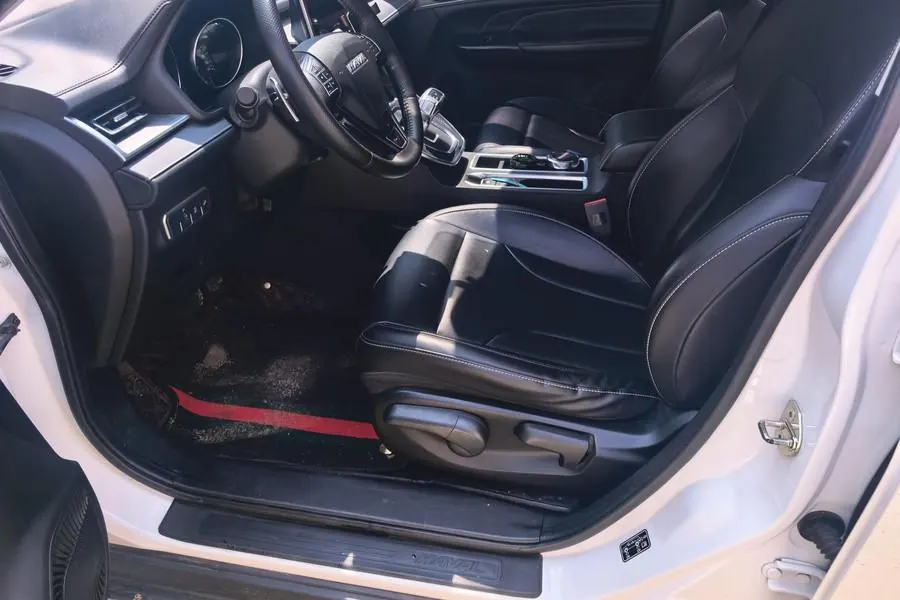 Haval 2021 M6 PLUS 1.5T Luxury Smart Joint Automatic Gear 5