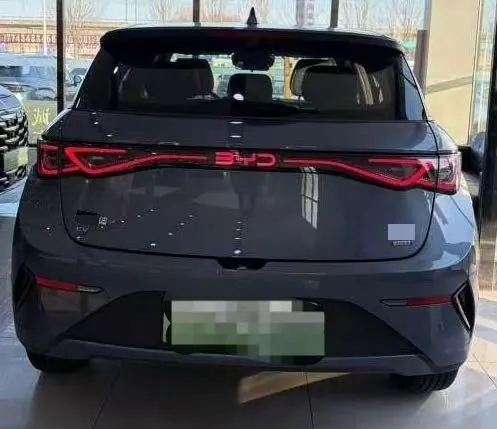 BYD 2025 Dolphin Smart Driving 410km Fashion Automatic Gear 6