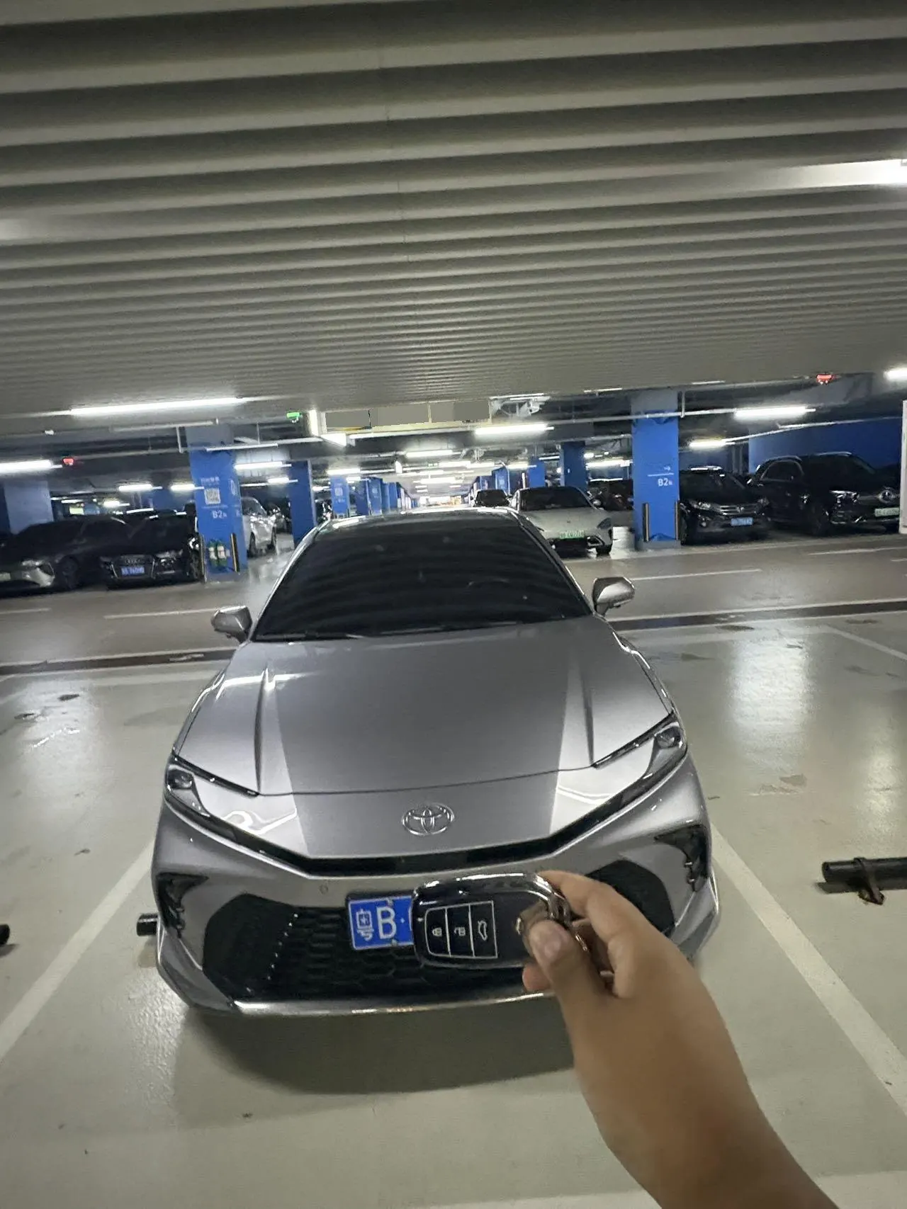 Toyota 2024 Camry Dual Engine 2.5HXS Stepless Sports Plus Edition Automatic Gear 2