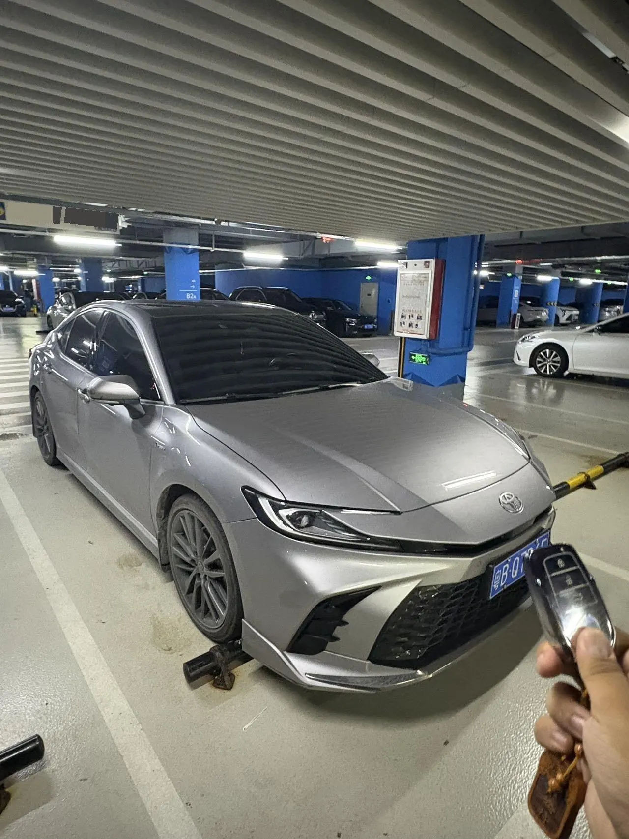Toyota 2024 Camry Dual Engine 2.5HXS Stepless Sports Plus Edition Automatic Gear 3